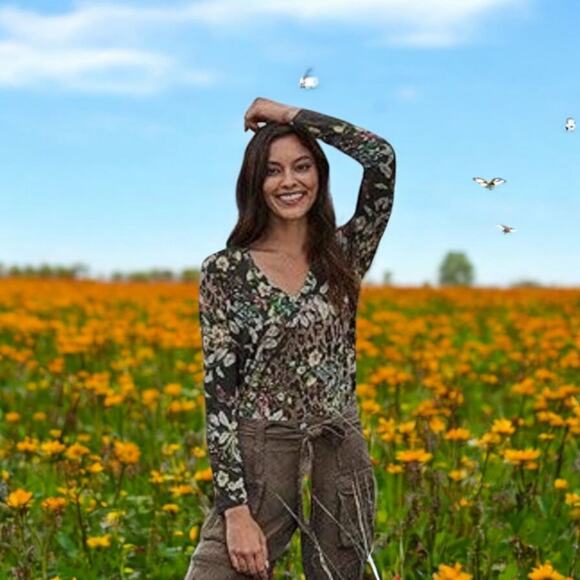 Johnny Was Ash Bird V-Neck Leopard Print Swing Tee - Size Small - NWOT - Picture 2 of 10